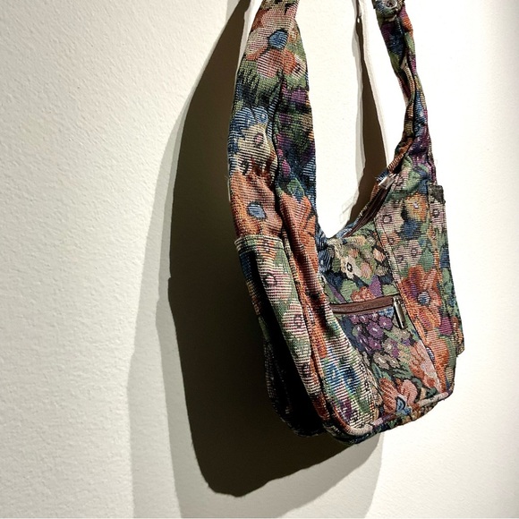Vintage Tapestry Shoulder Bag Purse With Two Zippered Pouches On Outside - Picture 3 of 6